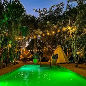https://aldea-elvira.quintano-roohotels.com